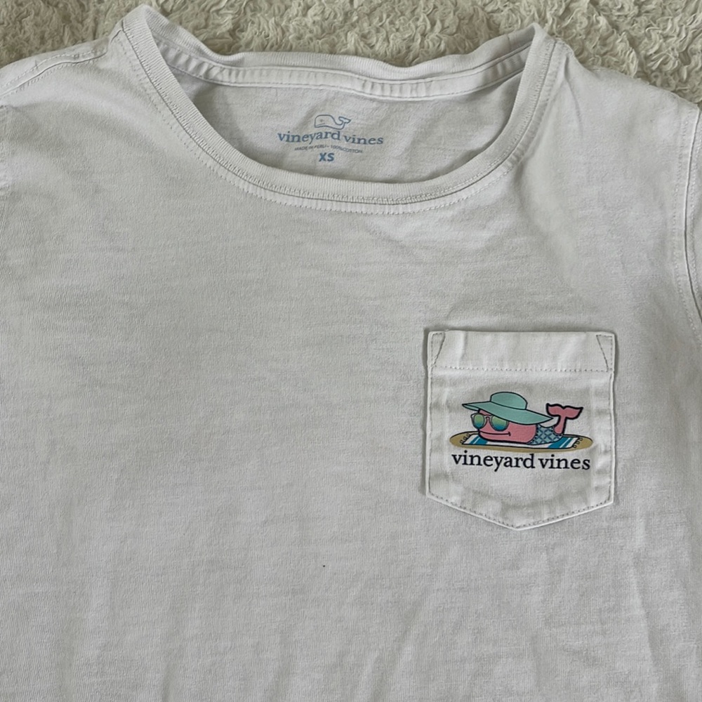 Woman’s XS vineyard vines long sleeve tshirt.